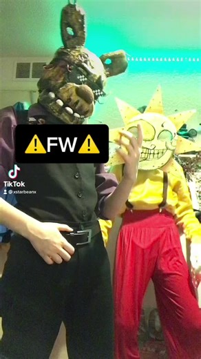 I forgot to put a flash warning on so please boost this video to#fnaf #springtrap #springtrapcosplay #sundrop #sundropfnaf #fnafsecuritybreach #fypシ