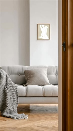 Breaking news in the color world: Pantone has named Cloud Dancer 2026 Color of the Year — a balanced white that signals clarity, serenity and a fresh start. At Splashworks, we love all color — even neutrals. Especially this neutral. Cloud Dancer proves that white isn’t absence; it’s intention. A clean backdrop that lets art breathe, shine and take the lead. In other words, a perfect partner for what we do best. Proof in today’s reel! Stay tuned… our color rainbow rolls on. @pantone @coloroftheye