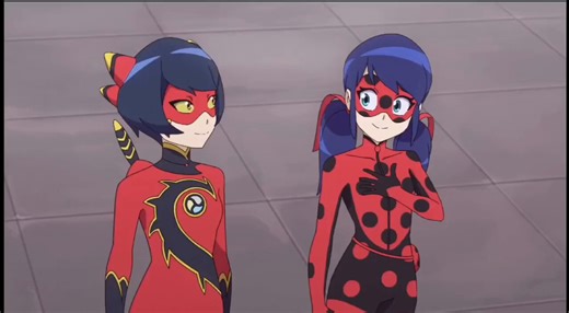 Eu amo luta de mechas, e apesar de curta eu adorei a desse filme. É uma das coisas que me animou pra série.E esse vai ser por muito tempo não só o maior, mas também o talismã mais forte da Ladybug kk vamos ver qual feito por ela vai superar isso #mlbtwt