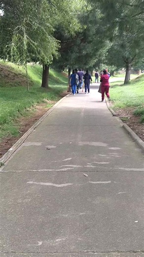 hola amig@s mañana asistiré a correr con mi hijo es la cuarta carrera y hoy vinimos a limpiar el camino.