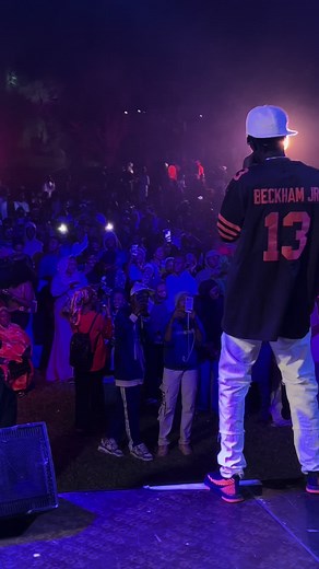 Live Concert Experience: Beckham Jr. Captivates Audience