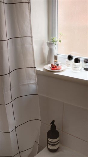 Alice | Interior Design & Home Styling on Instagram: "Tiny bathroom before & after 🛁 I’m not sure it fully comes across in the video, but this bathroom is really small. No standard under-sink unit would fit, it gets very little natural light as it faces an inner courtyard, and overall it’s the most challenging space in this rental. Because we’re planning to move in a few months, the goal wasn’t a full makeover but small, affordable fixes, pieces that make it more liveable and that I can take wi