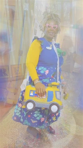 MISS FRIZZLE HERE !!!! Come on the Magic School Bus. #Halloween 2025 # Bywater Boys&Girls of Annapolis and Anne Arundel County! | Praze Princess Ronshaye Clark