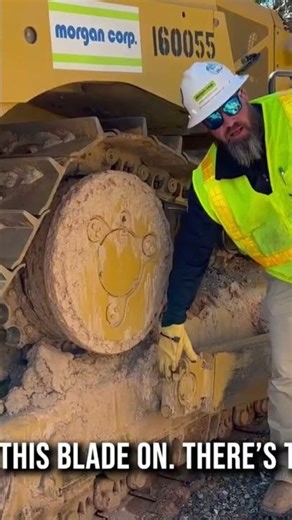 the two bolt theory🤯 #jpaydirt #caterpillarinc