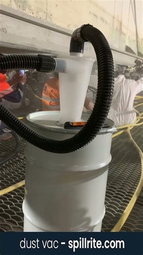 Air operated cyclonic dust vacuum