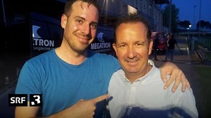 SRF 3 Futebol Total - Kuscheln mit Bregy: SRF 3 Moderatoren stehen Schlange fürs Selfie