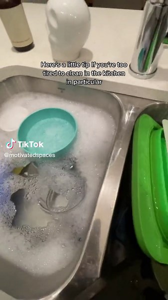 Quick Kitchen Tidy Tips When You're Too Tired to Clean