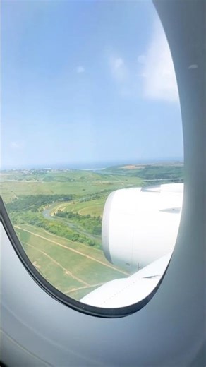 Peaceful Flight – 4K Airplane Window View | Clouds,#tracktravel #PlaneView #TravelRelax