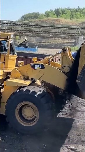 Komatsu WA320: Absolute Power Unleashed! 💪🚀