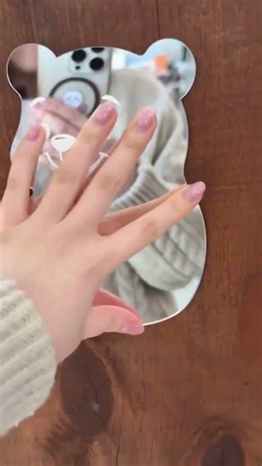 못 없이 거울 달기! 원목 문 손상 없는 '안전 아크릴 거울' 툭! 붙이기