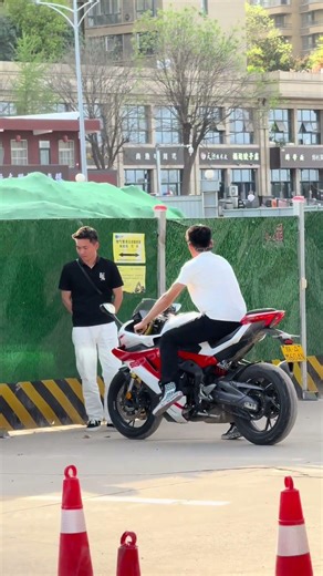 Motorcycle smooth and easy-to-learn parking skills \n#Smooth #RR500S #Easy-to-Learn