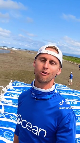 So stoked to celebrate the cleanup of this polluted beach! Our team has been working hard to collect millions of pounds of trash, and we couldn’t have done it without our customers, partners and followers. This plastic is being brought back to our facility to be processed and recycled into new products. Every bracelet purchased funds the removal of 5lbs of trash from the ocean. We are just getting started guys, we got this! Yeww!!! #4ocean #OceanPlastic #Pollution