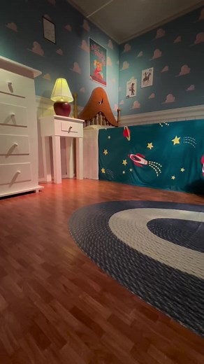 Ahí viene Andy - Toy Story 🌎🦋