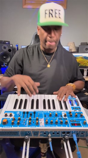 Monday Vybes on the Bass Station II Swifty Edition from @wearenovation. Here I’m using the artist sound pack from Maria Chiara that’s available on the site and Components. #bassstation2 #synth #bass #novation #therealfree #reels | DARRELL FREEMAN
