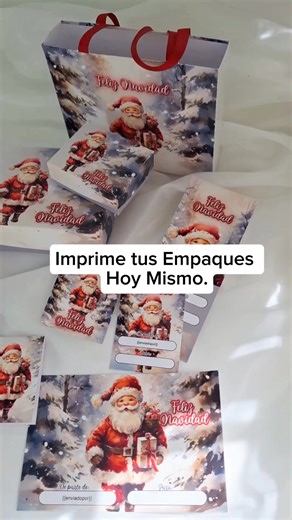 Si necesitas empacar un regalito pequeño y tienes acceso a una impresora, este kit es para ti. Podrás imprimir y ensamblar tarjetas con su sobre, cajitas, bolsas y etiquetas para decorar otros empaques, todo esto en un sólo kit. • PDF listo para imprimir. • Se puede imprimen en tamaño carta o A4. • Diseño exclusivo • Perfecto para dar regalos pequeños a familiares, amigos, conocidos o colaboradores. Presiona "Más Información" para adquirir el tuyo ahora. | Estilo R y D