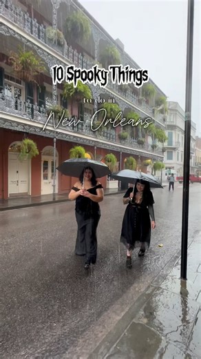 Cynthia "Cyn" Lopez • SoCAL LATINA CONTENT CREATOR on Instagram: "🖤 10 Spooky Things to do in New Orleans 🖤 We kept busy this trip- we had tons we wanted to see and experience and we were able to accomplish most of them. 👻 Ghost Tour - there are tons to chose from, mostly on foot and some in cool carriages. This is a MUST! 🍹 Bars - There are so many bars along Bourbon St in the French Quarter. Some are haunted! 🏚️ Local haunts are a definite must! We went 