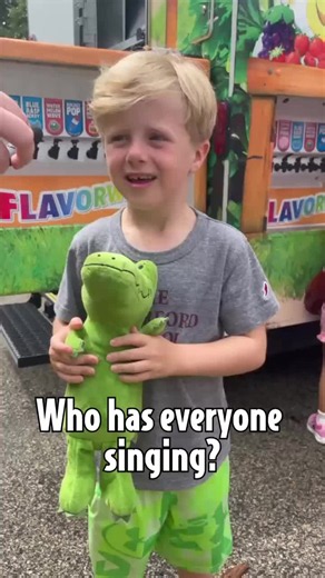 Lyle, Lyle, Crocodile Jr. — Last 3 Performances | Watch & Sing Along