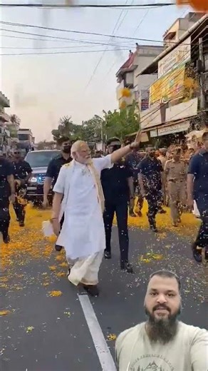 PM Modi's road show gets resounding cheers and excitement in Kochi! | PM Modi Road Show