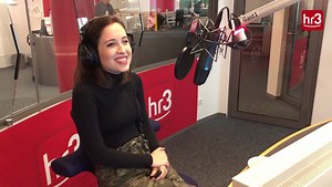 Ferienzeit ist Zeit für Highlights - und Alice Merton und ihre Ode an den Supermarkt, die sie bei Tanja Rösner hr3 und Tobi Kämmerer hr3 zum Besten gegeben hat, ist definitiv eins!