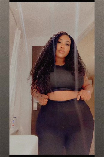Just Juicy 🍓🫐 #FYP#viralvideos#plussizemodel#FYP#trending