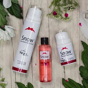 Bring out the beautiful, confident and radiant you with Snow Skin Whitening products! Protect your skin with our Snow Whitening Cream and Lotion, powered by the Elite 7 Whitening Actives that gives you a noticeaby whiter, fairer, smoother and healthier touch! Cleanse your face and use the Snow Pore Minimizing Toner for that extra-pore tightening and clarfiying effect! #SnowSkinWhitening | Snow Skin Whitening