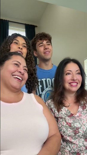 Best moms ? 🤭🏆‪@JennyHoyos‬ ‪@yoangelolo‬ ‪@YoMamaJenny‬