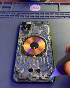 1.9M views · 1.3K reactions | This is the guy that comes to your rescue when you smash your iPhone for the 34th time | UNILAD Tech | Facebook