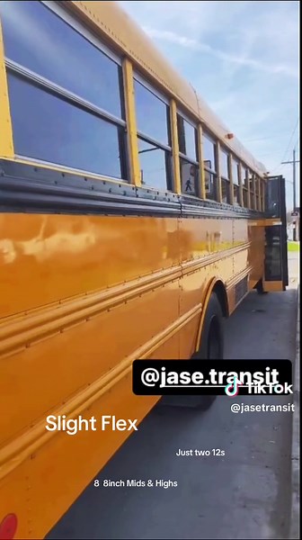 Just a lil flex, can’t do too much on school grounds lol. #useheadphones #schoolbus #transportation #transit #skaraudio #ds18 #pioneer #ledheadlights #ledlightstrip #ledlightbar #hatersgonnahate #bus #international #explore #caraudio #soundsystem #basshead #dontowncopyrightstosong