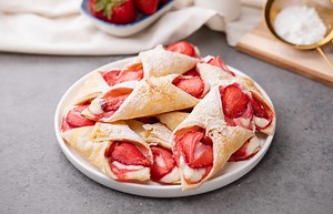 Strawberry Puff Pastry Cannoli: The Recipe for A Unique and Flavorful Dessert You Won’t Resist!