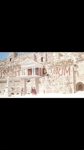 Siberet on Instagram: "Romani ite domum La vida de Brian (1979)"