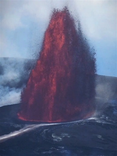 A sped-up glimpse of Kīlauea Volcano in action.🔥 Pure volcanic energy compressed into a 10 second front row view from the Volcano House. June 27, 2026. Dramatic continuous lava fountaining from the north vent reached up to 1,000 feet (300 meters) high before the eruption abruptly paused after approximately 7 hours. Hawaii Volcanoes National Park. Big Island, Hawaii. #eruption #nature #volcano #Hawaii #news