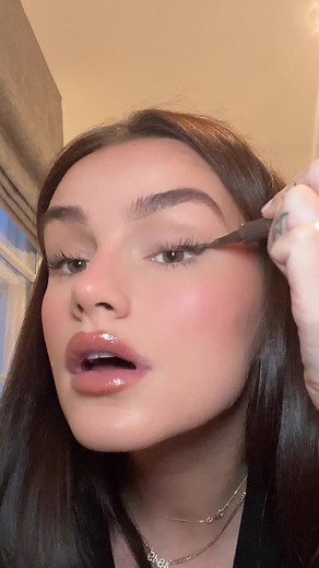 Soft Brown Half Wing Eyeliner Tutorial