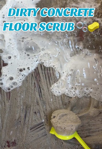 POV: cleaning the floor behind the washing machine, untouched for a long time — and the foam says it all 🫧🧽 #satisfyingclean #concretecleaning #asmrclean #oddlysatisfying #cleantok