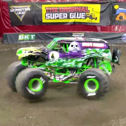 Monster Jam Grave Digger Monster Truck Donut | Circling back in the New Year 🔄