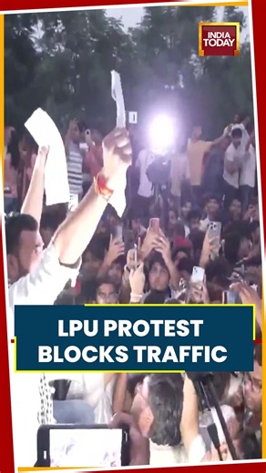 LPU Protest Disrupts Highway Traffic In Phagwara As Students Block National Highway #lpu