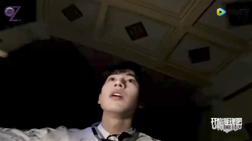 [VIETSUB CUT] SHOW BẮT ĐẦU SUY LUẬN NÀO WEIBO T đã mong chờ anh ta giật mình sợ hãi, la hét ùm sùm. Nhưng mà không có gì bất ngờ, anh ta tỉnh queo, nắm cái bàn tay 1 cách đậm mùi ngôn tềnh =)) ▄ ▄ ▄ ▄ ▄ ▄ ▄ ▄ ▄ ▄ ▄ 🔥 Phụ đề FULL show được thực hiện bởi #Phi_Hành_Đoàn_Số_1230 – Bản quyền WETV VietNam. Đón xem tại Youtube @WeTVVietnam. 🚀 #HEHEVN971230 tuyển Translator tiếng Trung (Không giới hạn số lượng). Inbox ngay cho chúng mình để biết thêm chi tiết! Cre: 开始推理吧 [Trans: Đào Xứ Sub: Adore1997]