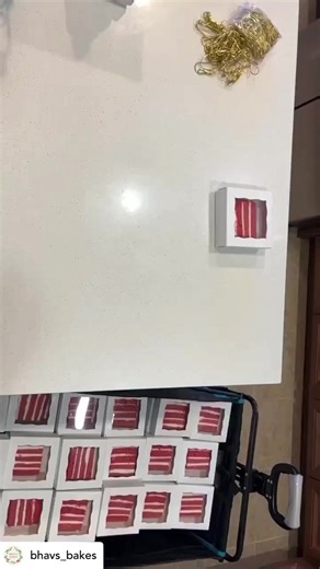 I love seeing these little boxes used for cake slices! It makes the perfect party favor because who doesn’t love cake?! | BRP Box Shop