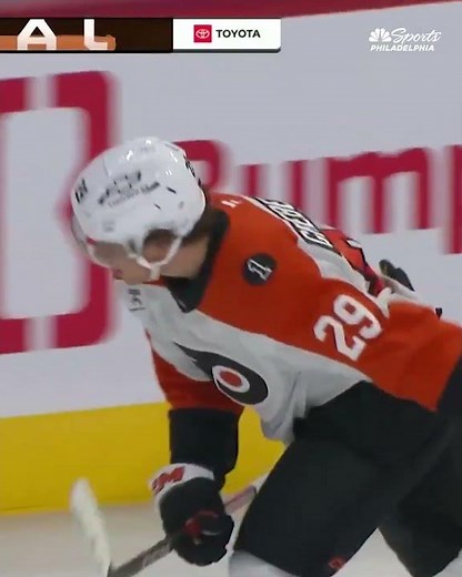 Nikita Grebenkin scores his first NHL goal for the Flyers to tie it up against the Canadiens