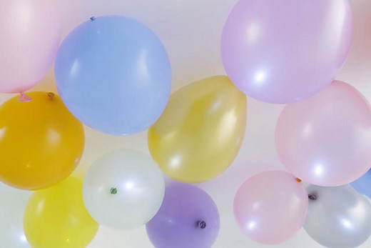 静電気 ｜ 自由研究におすすめ！家庭でできる科学実験シリーズ「120秒の科学」｜ NGKサイエンスサイト ｜ NGK株式会社（旧社名：日本ガイシ株式会社）