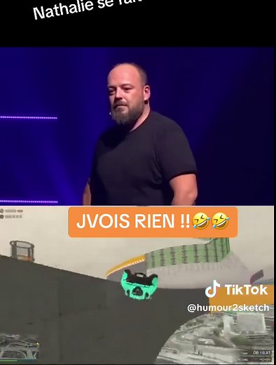 Alban Ivanov s'attaque à Nathalie dans un sketch hilarant