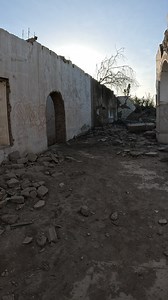 🌾 Hacienda Los Pobres: Un rincón histórico y cultural de Ica 🌾 La Hacienda Los Pobres es uno de los lugares más emblemáticos de Ica, cargado de historia, tradición y legado cultural. Sus antiguos muros guardan los recuerdos de una época en la que la producción agrícola, el trabajo en comunidad y la vida hacendaria marcaban el ritmo de la región. Este espacio no solo refleja la arquitectura colonial de antaño, sino también la identidad de un pueblo que, a pesar de las adversidades, supo mantene