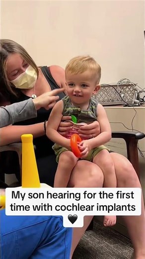 Hearing sound for the first time 🤍#firstsound#hearingmoment#heartwarming#lifechanging#humanmoment