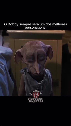 popcorn.express on Instagram: "O ELFO QUE ROUBOU NOSSO CORAÇÃO! 🧦💚 Dobby (voz de Toby Jones) é o elfo-doméstico mais amado e trágico de Harry Potter! Livre de Lucius Malfoy graças a Harry (no final de A Câmara Secreta), Dobby vira o maior fã do “Harry Potter” e aparece sempre para ajudar — mesmo que às vezes cause mais confusão do que solução. Sua frase clássica: “Dobby está livre!” e o jeito de se castigar (“Dobby fez coisa ruim!”) fazem ele ser inesquecível. No final de As Relíquias da Morte