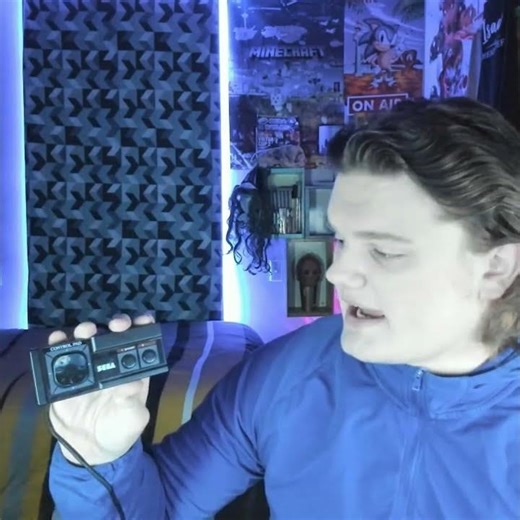 Reviewing the first Sega controller! #sega #segamastersystem #shorts