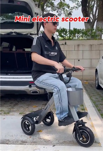 Foldable electric tricycle scooter#scooter #foldingscooters #foldingtricycle #electricscooter #mobilityscooter