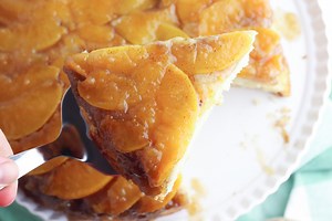Easy Peach Upside Down Cake - BubbaPie