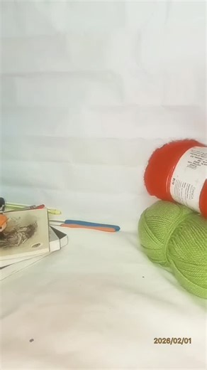 Ellie⋆. 𐙚 ˚ on Instagram: "💞Handmade Crochet bumble bee💞 . . . . . .. . . . .#crochet #smallbusiness#handmade#bee #crochetbee"