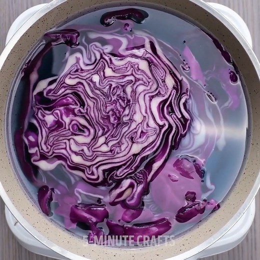 9.6K views · 39 reactions | A crazy way to dye your hair at home | 3-Minute Hacks | Facebook