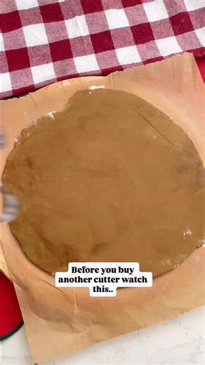 Love this one-cutter trick for Christmas 🎄 …and here’s our favourite gingerbread recipe too 👇 You only need one cutter — use it one way for a gingerbread person, then turn it upside down to make a reindeer. Same dough, same cutter, double the fun (kids love this bit). Our go-to gingerbread recipe: • 100g butter • 75g brown sugar • 2 tbsp golden syrup • 1 tsp ground ginger • 1 tsp cinnamon • 225g plain flour Mix, chill, roll, cut and bake at 180°C for 8–10 minutes. #bakingwithkids #gingerbread 