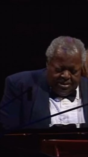 OP's composition "Nighttime" was a staple in his setlists in later years. This clip is from a 1994 performance in #Vienna with NHØP, Lorne Lofsky and Martin Drew. #oscarpeterson #jazz #jazzpiano #jazzpianist #pianosolo #jazzsolo #solopiano #legend #jazzlegend #jazzmaster #pianist #piano #pianoplayer #goat #jazzmusic #jazzmusician #solo #nielshenningørstedpedersen #música #songoftheday #icon #instajazz | Oscar Peterson